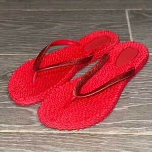 Ilse Jacobsen Cheerful Deep Red Flip Flops Glitter Sparkle Strap Women’s Size 9